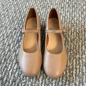 Girls size 3.5 tap shoes